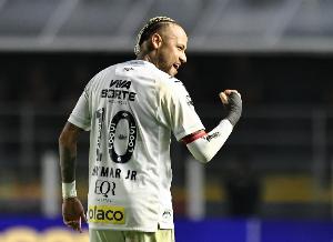 不會(huì)放棄!ESPN:桑托斯悉心照料內(nèi)馬爾,希望他能踢上世界杯
